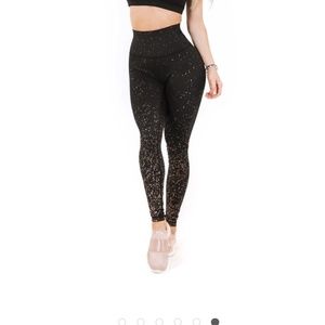 Buff bunny rose legging